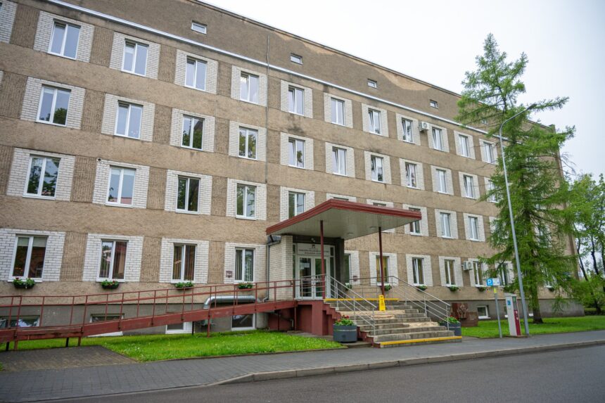 Panevėžio savivaldybei nepavykus už europinę paramą pastatyti mieste dienos centro, kuriame sunkūs ligoniai būtų slaugomi nuo ryto iki vakaro, statybų planuoja imtis Palaikomojo gydymo ir slaugos ligoninė.
