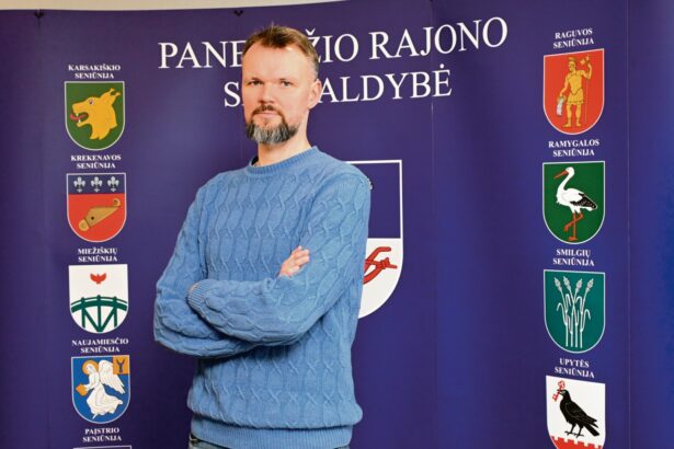 Po nemenko kultūros bendruomenės pasipriešinimo įkurtas Panevėžio rajono kultūros centras jau turi nuolatinį vadovą. Konkursą į šias pareigas laimėjęs Julius Jakubėnas pastarąjį dešimtmetį buvo žinomas kultūros bendruomenės veidas Anykščiuose.