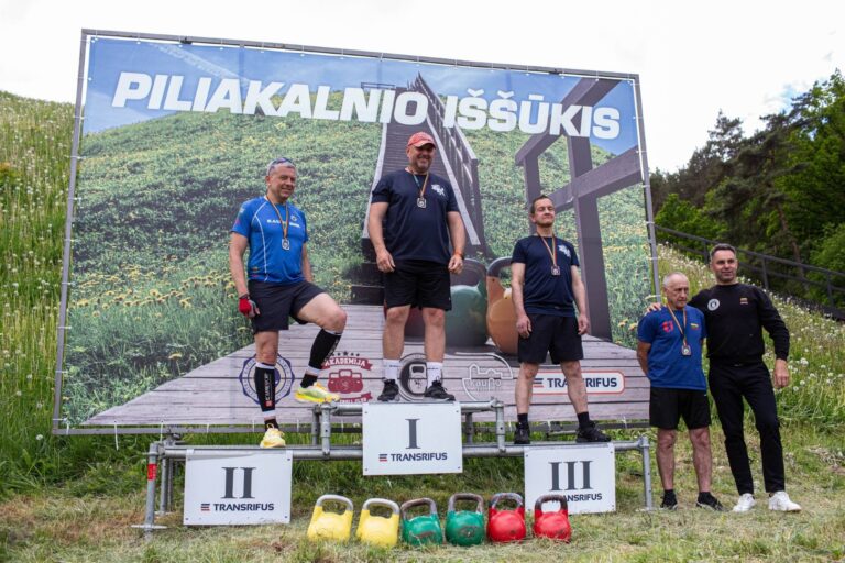 Panevėžio priešgaisrinės gelbėjimo valdybos Pajėgų valdymo skyriaus specialistas Linas Kripaitis, pirmą kartą dalyvavo „Piliakalnio iššūkio“ sporto varžybose, Kauno rajone ir iš karto tapo jų nugalėtoju.
