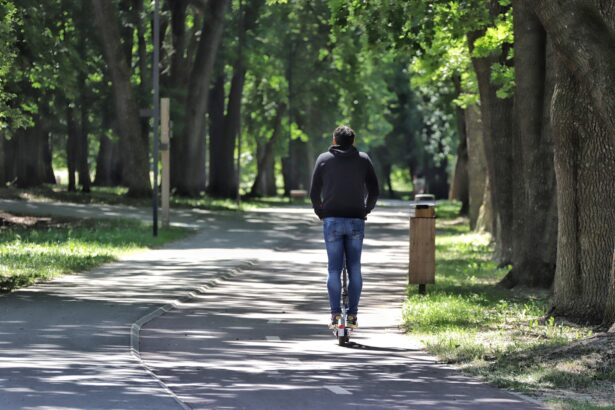Nors išpopuliarėję elektrinės transporto priemonės – paspirtukai, dviračiai ir motociklai – tapo neatsiejama miestų kasdienybės dalimi, kartu jie atnešė ir naują problemą.