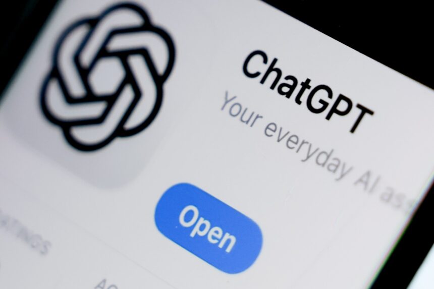 Bendrovės „OpenAI“ Airijos filialas šeštadienį dirbtinio intelekto pokalbių roboto „ChatGPT“ planų „Free“ ir „Go“ naudotojams Europos ekonominėje erdvėje (EEE), kuriai priklauso ir Lietuva, ir Šveicarijoje išsiuntė el. laišką, kuriame informavo, kad vėliau šį mėnesį platformoje bus pradėtos rodyti reklamos.