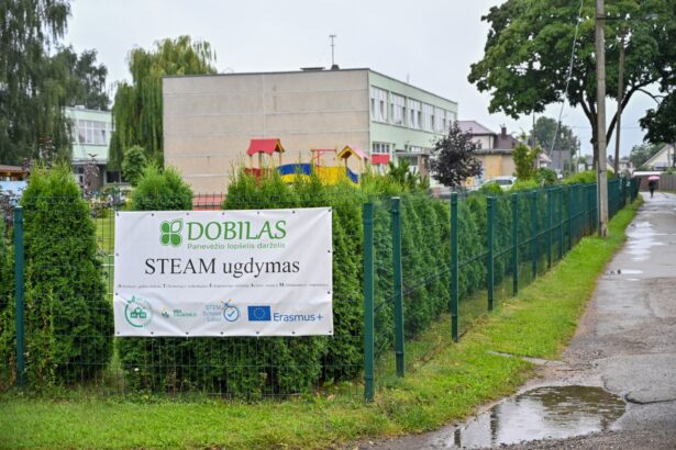 Pirmokų tėvams šiemet atsiras daugiau galimybių palikti atžalas popamokinėse grupėse.