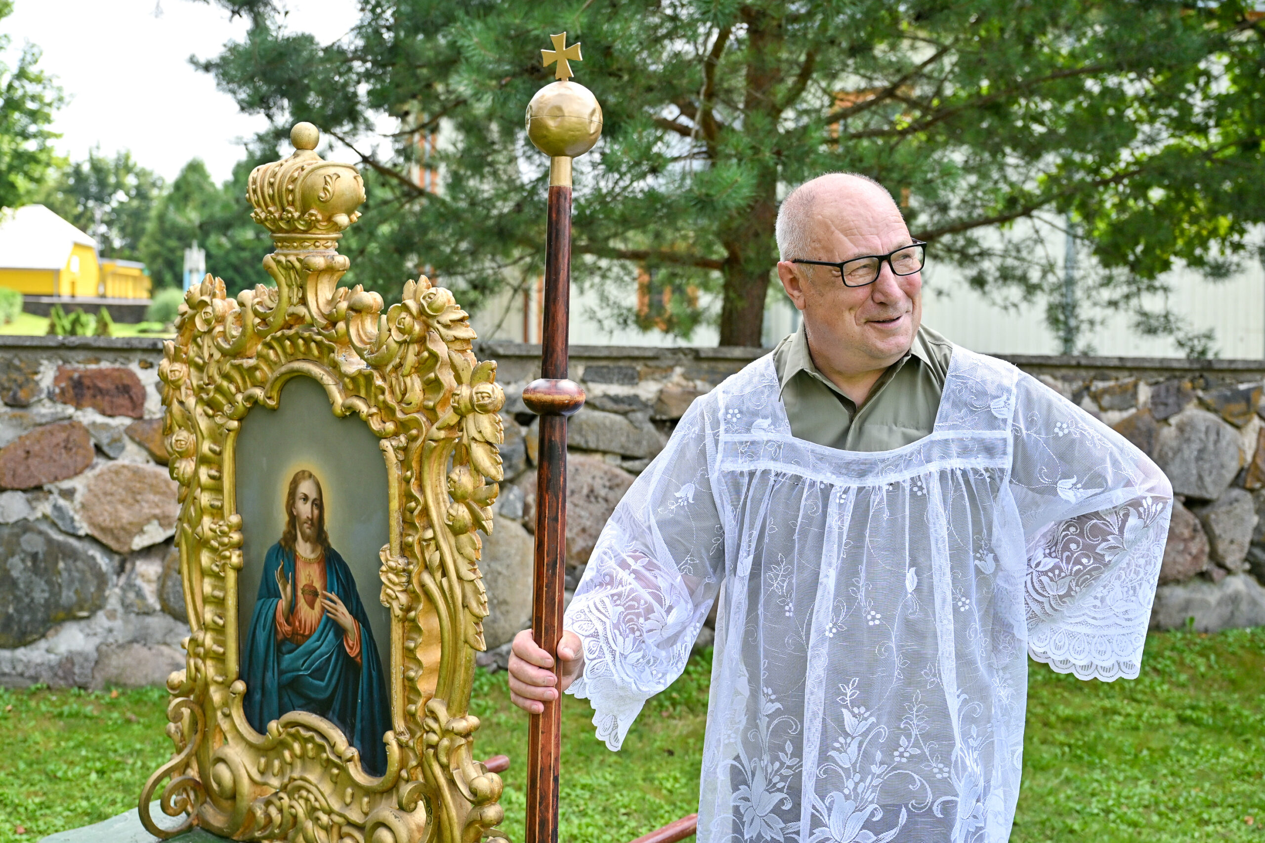 Vadoklietis Marijonas Juška su maršalkos lazda. G. KARTANO nuotr.