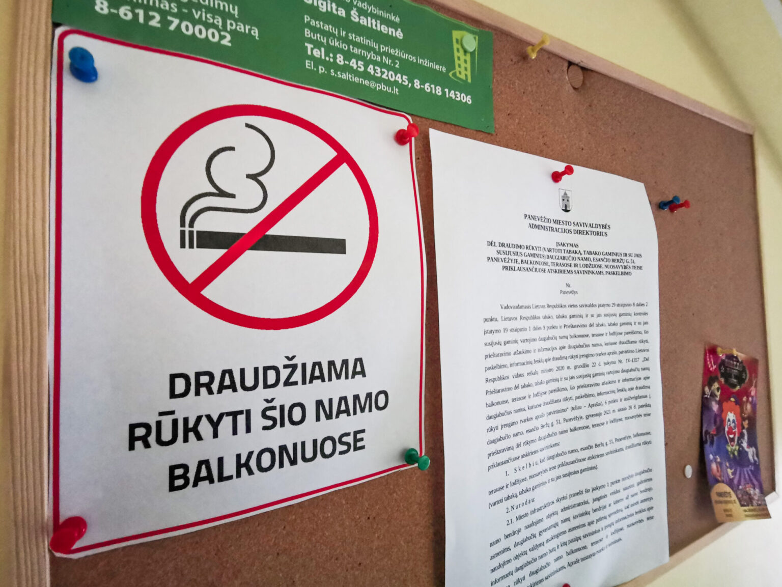 Panevėžyje nerūkymo zonomis paskelbtų daugiabučių artėja link pusantro šimto.