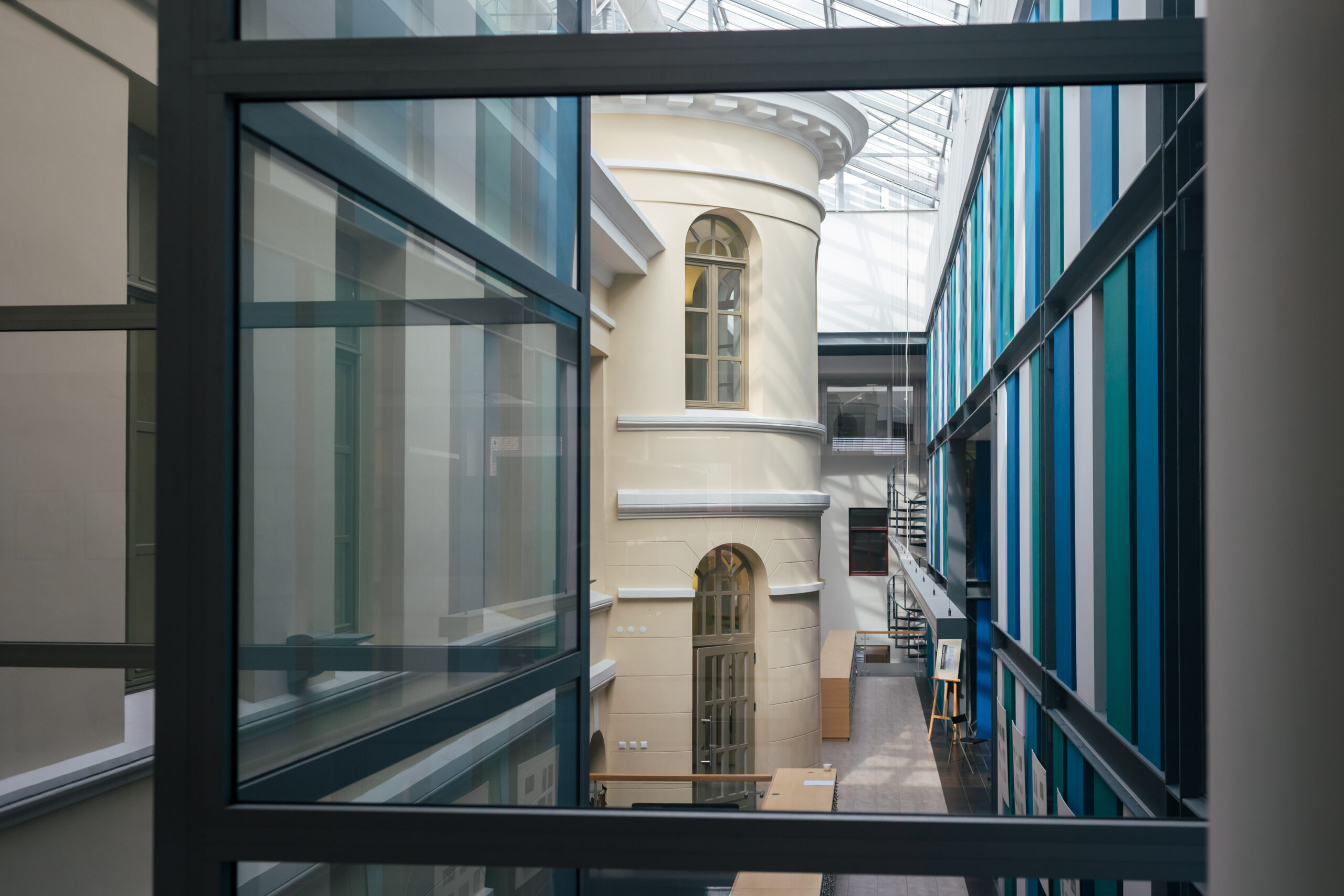 Už šiuolaikinės architektūros ir istorinės aplinkos dermę rekonstruojant Gabrielės Petkevičaitės-Bitės viešąją biblioteką projekto autorius architektas Saulius Juškys įvertintas Nacionaline kultūros ir meno premija. G. LUKOŠEVIČIAUS nuotr.